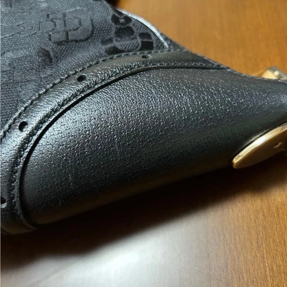 Gucci Black and Gold Shoulder Bag - Picture 5 of 9